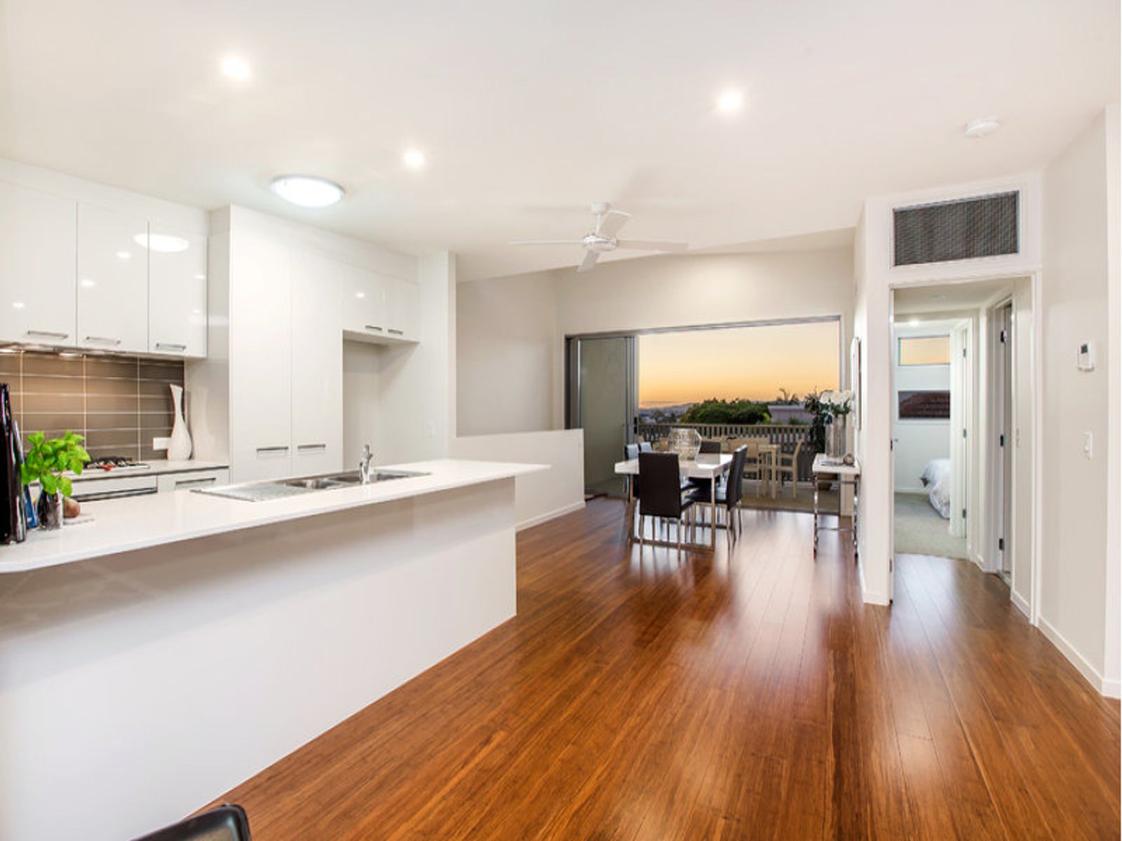 31 Halland Terrace, Camp Hill, QLD 4152
