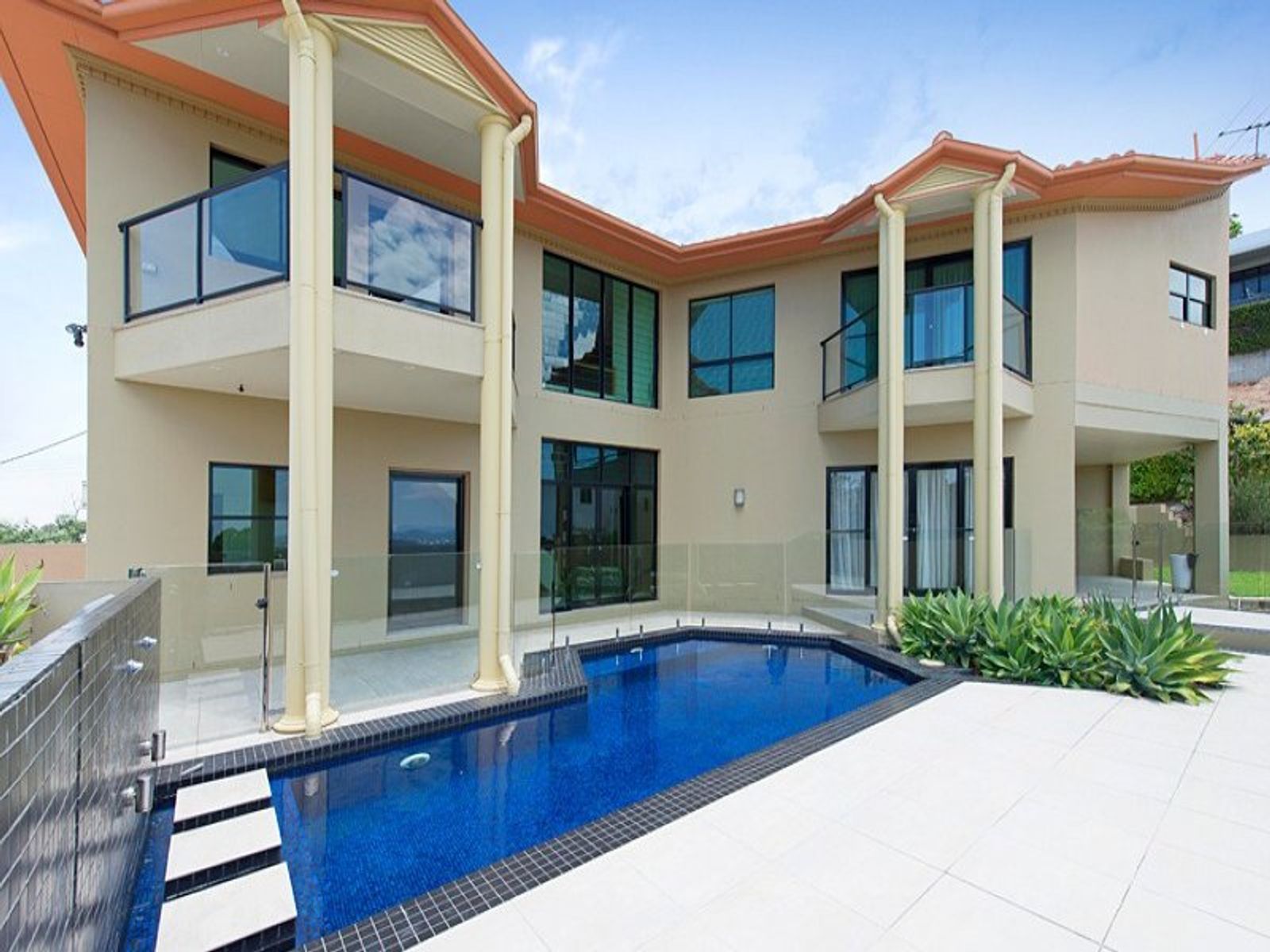 20A Garvary Street, Holland Park West, QLD 4121