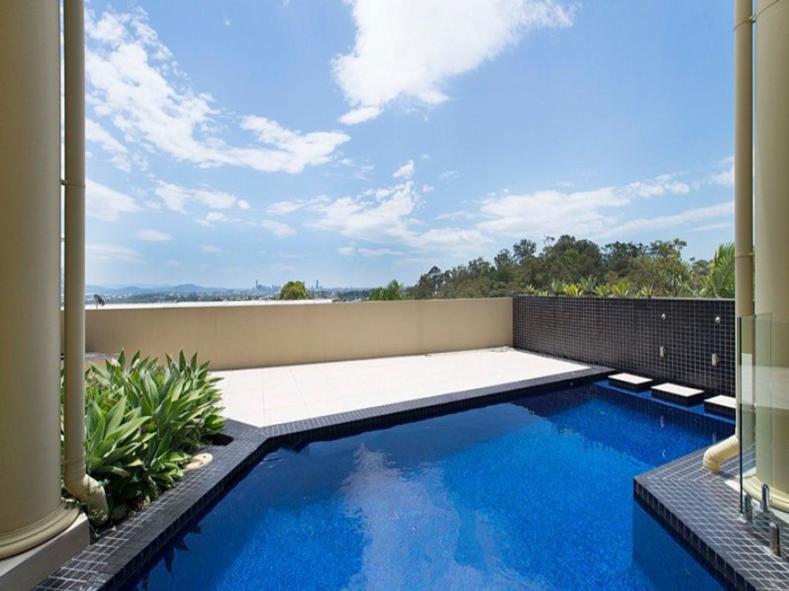 20A Garvary Street, Holland Park West, QLD 4121