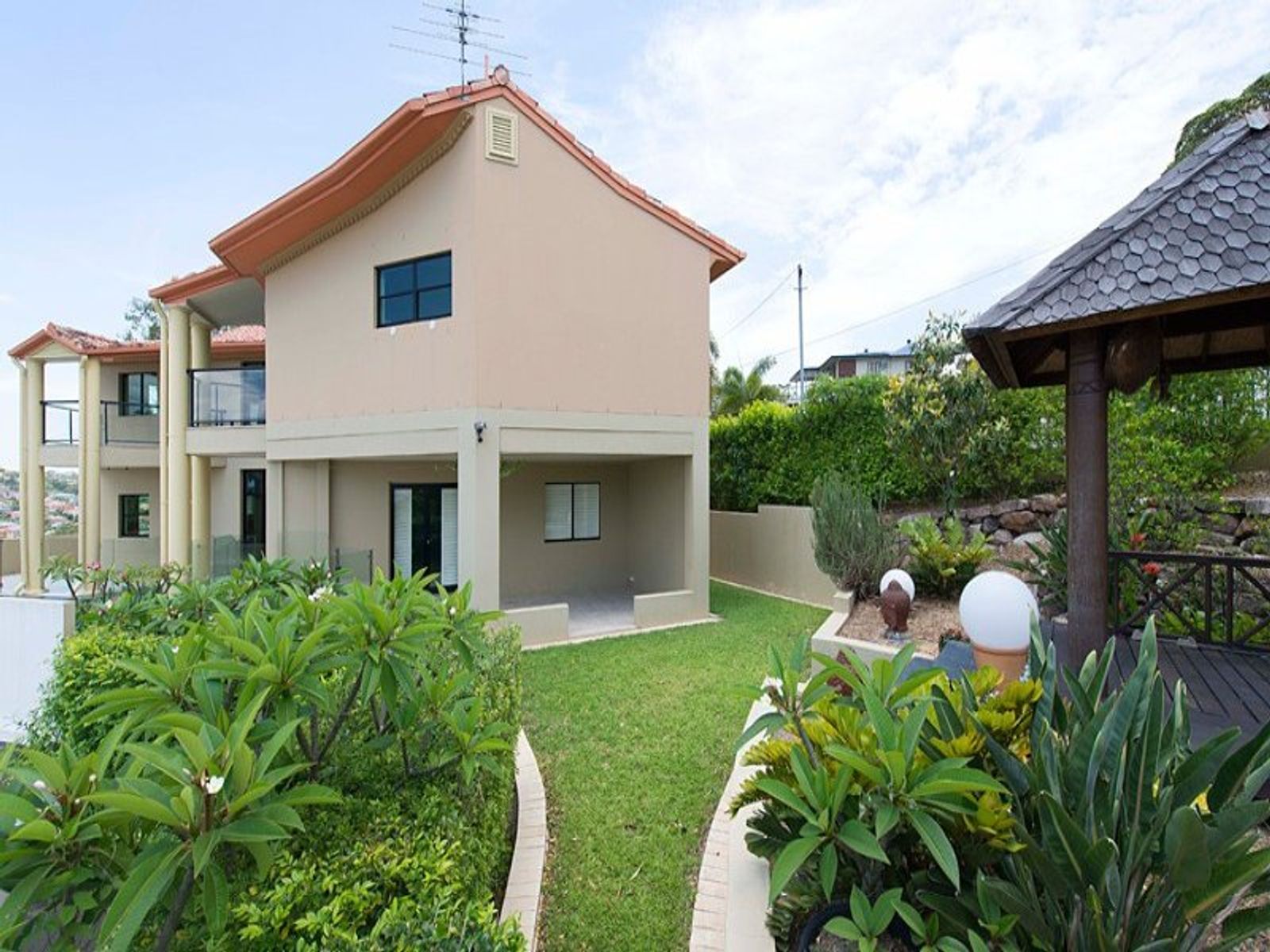 20A Garvary Street, Holland Park West, QLD 4121