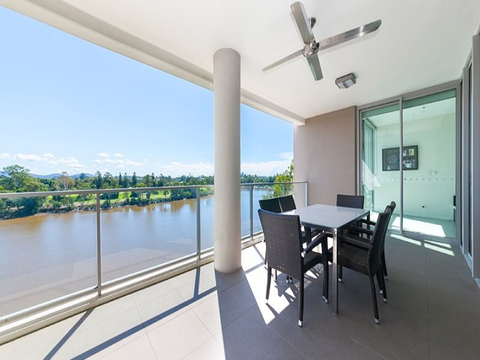 219/205 King Arthur Street, Tennyson, QLD 4105