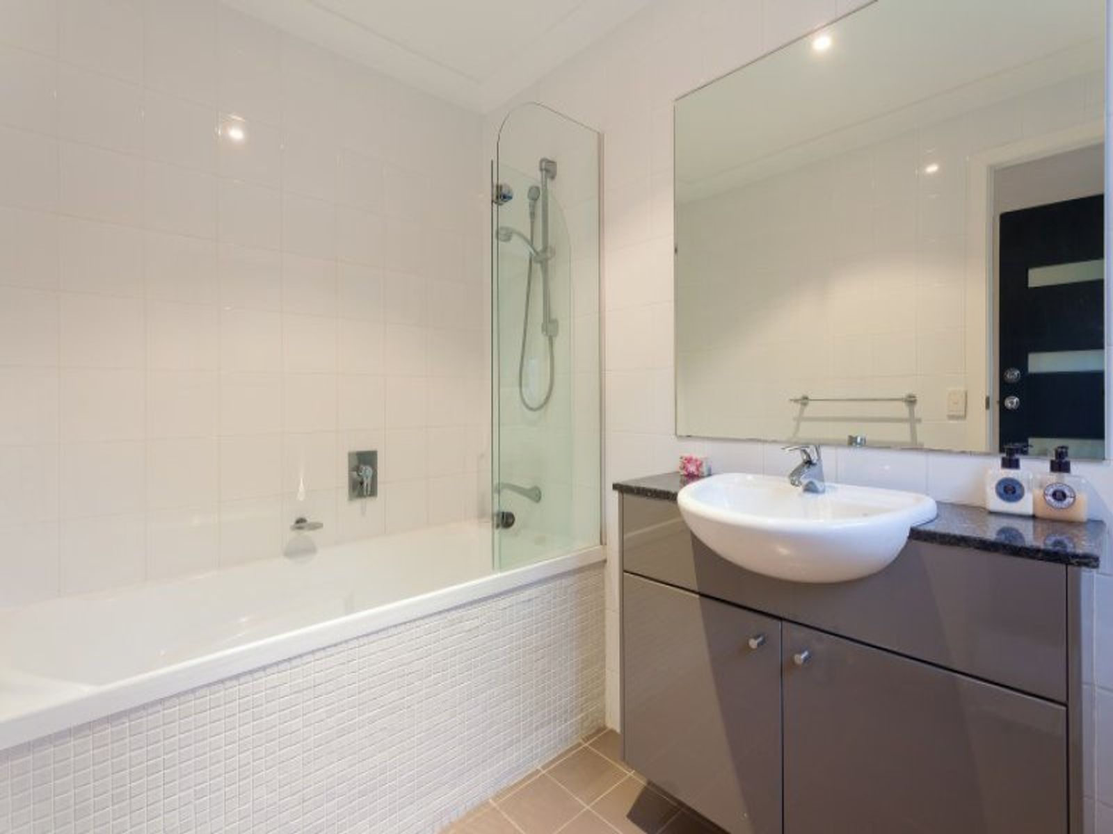 1/12 Lower Clifton Terrace, Red Hill, QLD 4059